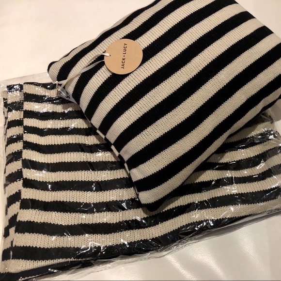 Jack+Lucy Pillow and Blanket Set NWT - Picture 3 of 3